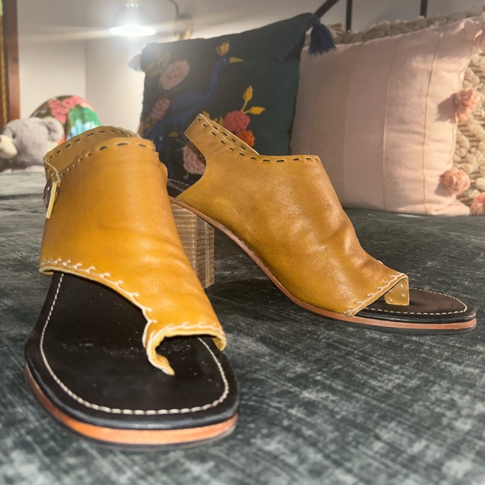 Unique Free People Tan Heels